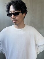 シーン(SINN.)&nbsp;センターパートパーマスタイル