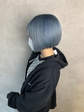 バズ サッポロ バイ フィーネ(BuzZ sapporo by Fi-Ne) 淡いブルーカラー