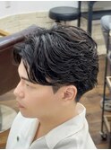 メンズフェザーパーマ　毛流れセンターパート