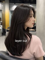 シティ(CITY)&nbsp;ナチュラルなミディアムレイヤーで柔らかなツヤ髪に【CHICA】