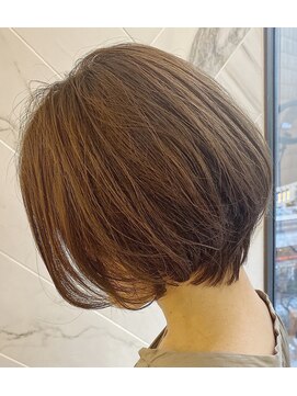 ジーナ 梅田(Zina) ☆ミルキーグレージュショートボブzina梅田