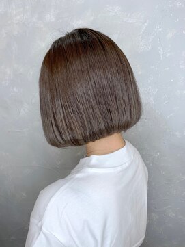 ラヴリア クルメ(LOVERIA KURUME) ≪LOVERIA KURUME/久留米≫フォギーベージュ×小顔ショート