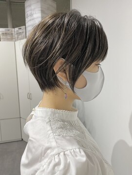 ジーニー 横浜(giinii) giinii_渋谷良太_ハンサムショートボブ_暗髪アイスラテ