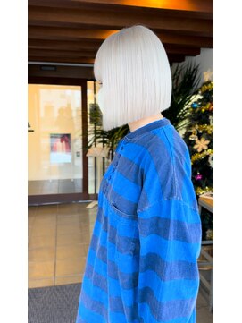 アン シュシュ(un chouchou) 質感にこだわったハイトーンボブ