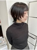 大人黒髪外ハネショートウルフ顔まわりレイヤー