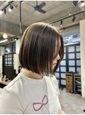 オリーブベージュ