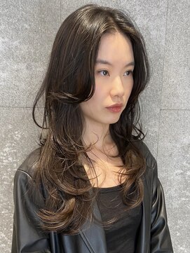 ピークアブー 原宿ハラカド(PEEK-A-BOO) ロングレイヤー黒髪美髪ハッシュカット段前髪なしロングウルフ