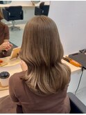 寒色ミルクティーベージュ