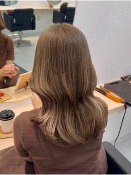 ソソ(soso.) 寒色ミルクティーベージュ