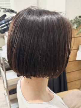 ヒラソル(girasol) 柔らかカラーで軽やかパツンボブ