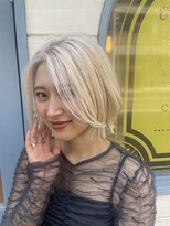 シェノン 赤羽店(CHAINON)&nbsp;切りっぱなしボブ×ホワイトブロンド前髪長めショートボブ