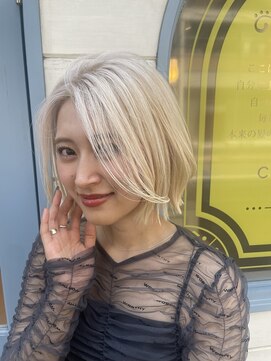 シェノン 赤羽店(CHAINON) 切りっぱなしボブ×ホワイトブロンド前髪長めショートボブ