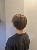 【ショートに似合うベージュ系カラー】
