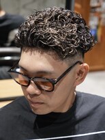 メッツ 原宿(METS)&nbsp;MEN'S/極道パーマ×ハイライト/フェード