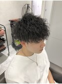 無造作な波巻きパーマ