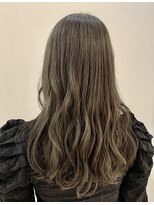 ジーナ 船橋(Zina)&nbsp;オトナ女子ツヤ髪アッシュカラーふんわりミディシースルーバング