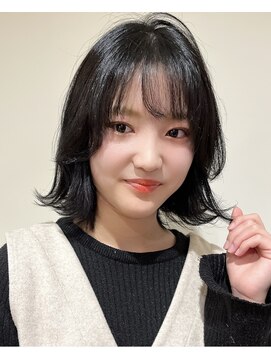 ルートヴィッヒ(Ludwig) 地毛風外ハネ艶ブラックカラー