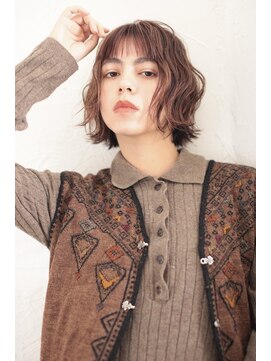 ファム(FAM) ボブ　オン眉　パーマ　ハイライト　白髪ぼかし　代官山　中目黒