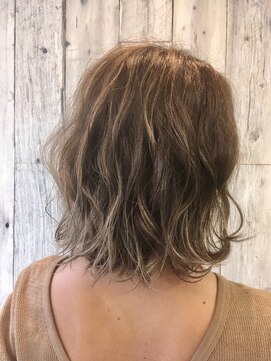 ヘアアンドデザイン ネイビー(Navy) ハイライト×カラー×デザインカット