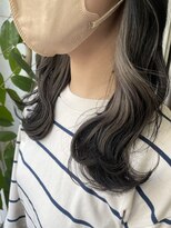 アン(Hair make un)&nbsp;【インナーカラー】シルバーグレージュ♪