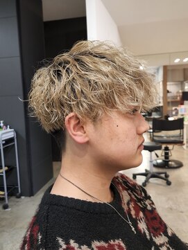 ニアウ 伊勢崎連取店(Niau) ハイトーンメンズ刈り上げマッシュツイストスパイラルパーマ