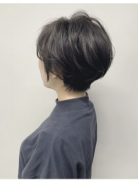 ルーラリーヘアーキタキュウシュウ(Luraliy hair kitakyushu) luraliyルーラリー北九州小倉北区城野丸みショートくびれ大人