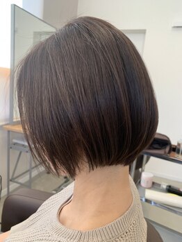 骨格やクセを活かした“似合わせデザイン”を再現。自宅でのセットも楽に！