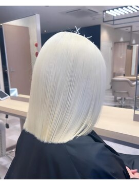 モニカ 原宿店(MONIQA) ホワイトブロンド