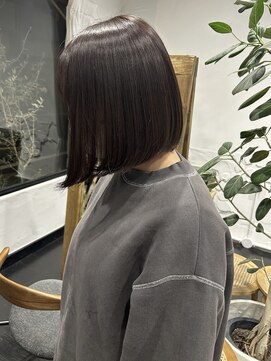 アルコイリスバイドールヘアー(ARCOIRIS by Dollhair) ベビーピンクぱっつん前髪ボブパーマホワイトピンク都島