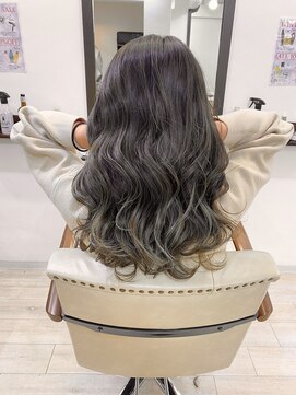 クラン 岡本(Chlan) 透明感グレージュ★ハイライトカラー