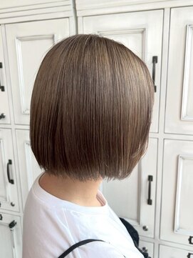 ヘアー ワークス ボナ 前橋店(HAIR WORKS bona.) 透明感抜群！シンプルなのに垢抜ける、オリーブベージュボブ