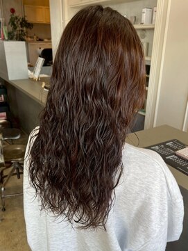 セプト 天神大名(SEPT.) ロングパーマ ウェーブパーマ ブラウンカラー 艶カラー