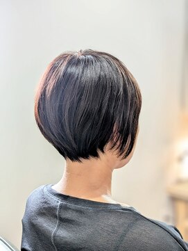 ウィスカーヘアー(whisker hair) ショートボブ