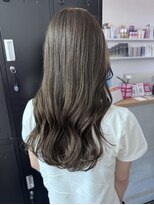 シア(sia)&nbsp;なが～く愛されるオリーブグレージュには理由がある！！