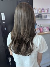シア(sia)&nbsp;なが～く愛されるオリーブグレージュには理由がある！！
