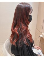 コーエン(cowen)&nbsp;ハッシュカットくびれヘア短め前髪デザインカラー美髪レッド30代