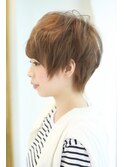 ナチュラル×フェミニンな大人ショートヘア