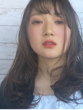 ミニム ヘアー(minim hair) 【minim hair×日比】透けるブルーグレージュ×ゆるふわミディ