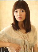ちょっと斬新な冒険前髪パッツンスタイルでオシャレに。