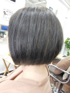 自然派美容室　トランスフォーム(TRANSFORM) コロンと丸い前下がりボブ
