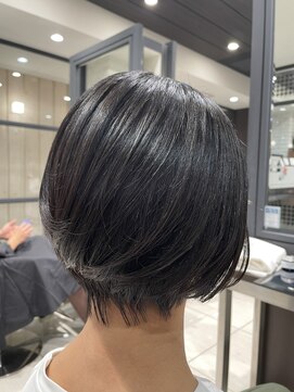 グロー(glow) 襟足すっきりショートボブ★