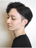 メンズ耳掛けツーブロックアップバングリバースショート