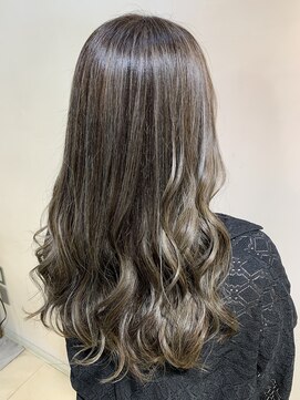 アズール 草加(azule) グレージュハイライトカラー／草加