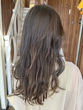 アヴァンス 天王寺店(AVANCE.) カーキベージュ×透明感