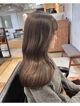 エル バイ ホーム(L by HOME) モカグレージュ　艶カラー　顔まわりカット　レイヤーカット