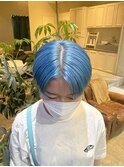 スカイブルー　ネオンカラー　ブリーチ　センターパート