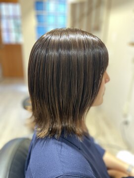 トレパルッキエーレ(tre parrucchiere) ［-tre-］ハイライト×裾カラー