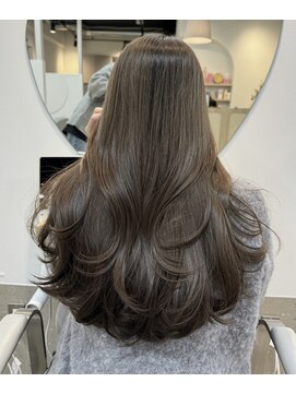 カラ フクオカ(Cara FUKUOKA) 【オリーブグレージュ&レイヤーカット】《福岡透明感カラー》