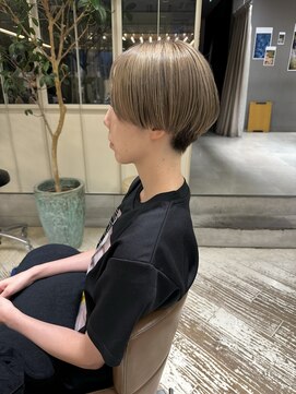 サーカス バイ ビュートリアム 青山(CIRCUS by BEAUTRIUM) ハンサムショート　前髪長め　刈り上げ　ハイトーン