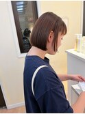 グレージュ切りっぱなしボブ